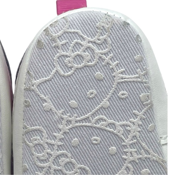 073 Hello Kitty Baby Walker Shoes - Picture 7 of 7